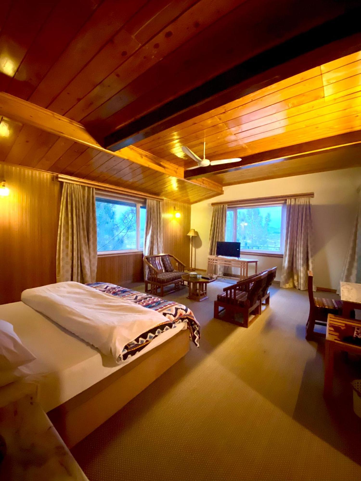 Rock City Resort Saidu Sharif Extérieur photo