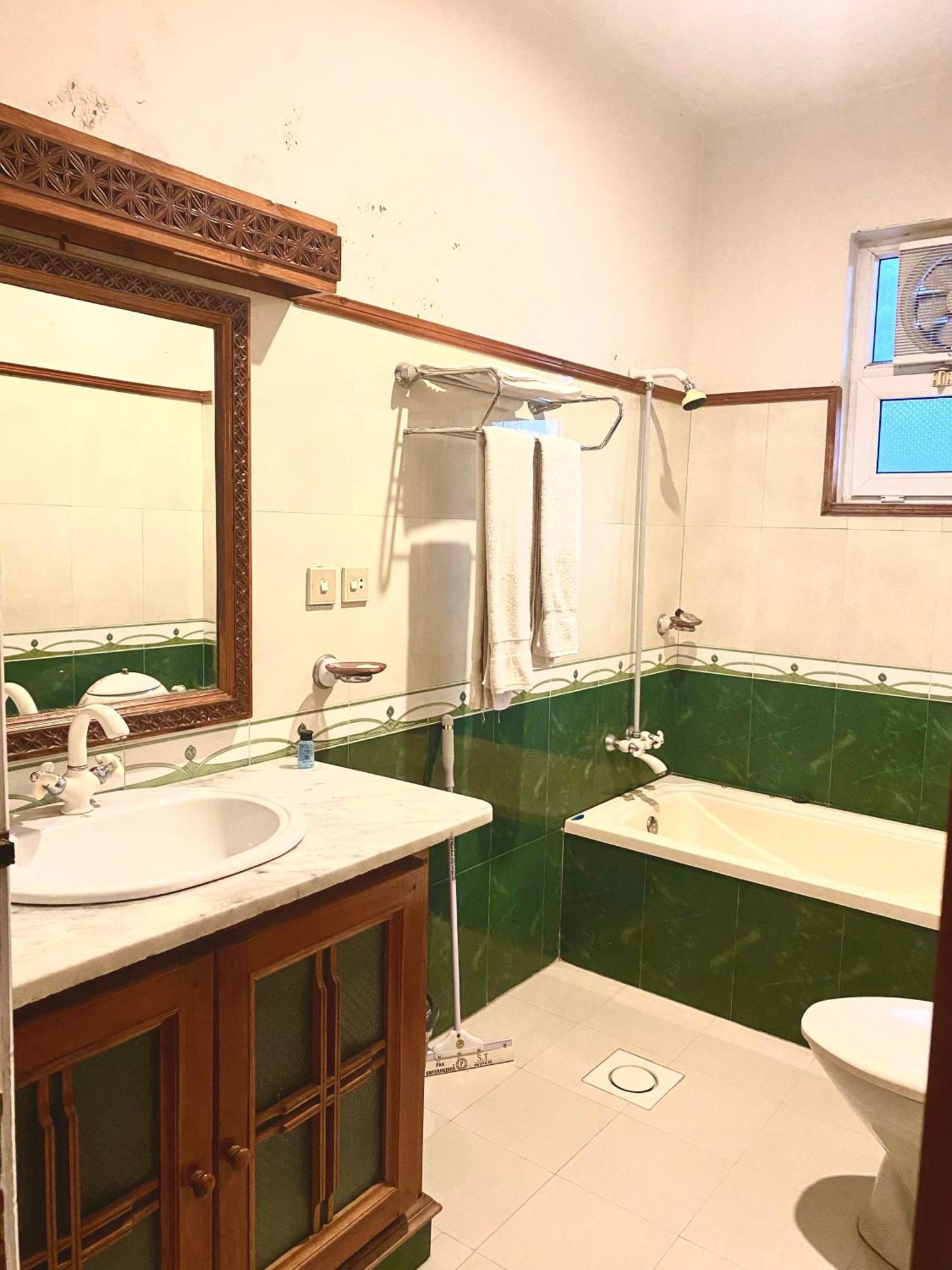 Rock City Resort Saidu Sharif Extérieur photo
