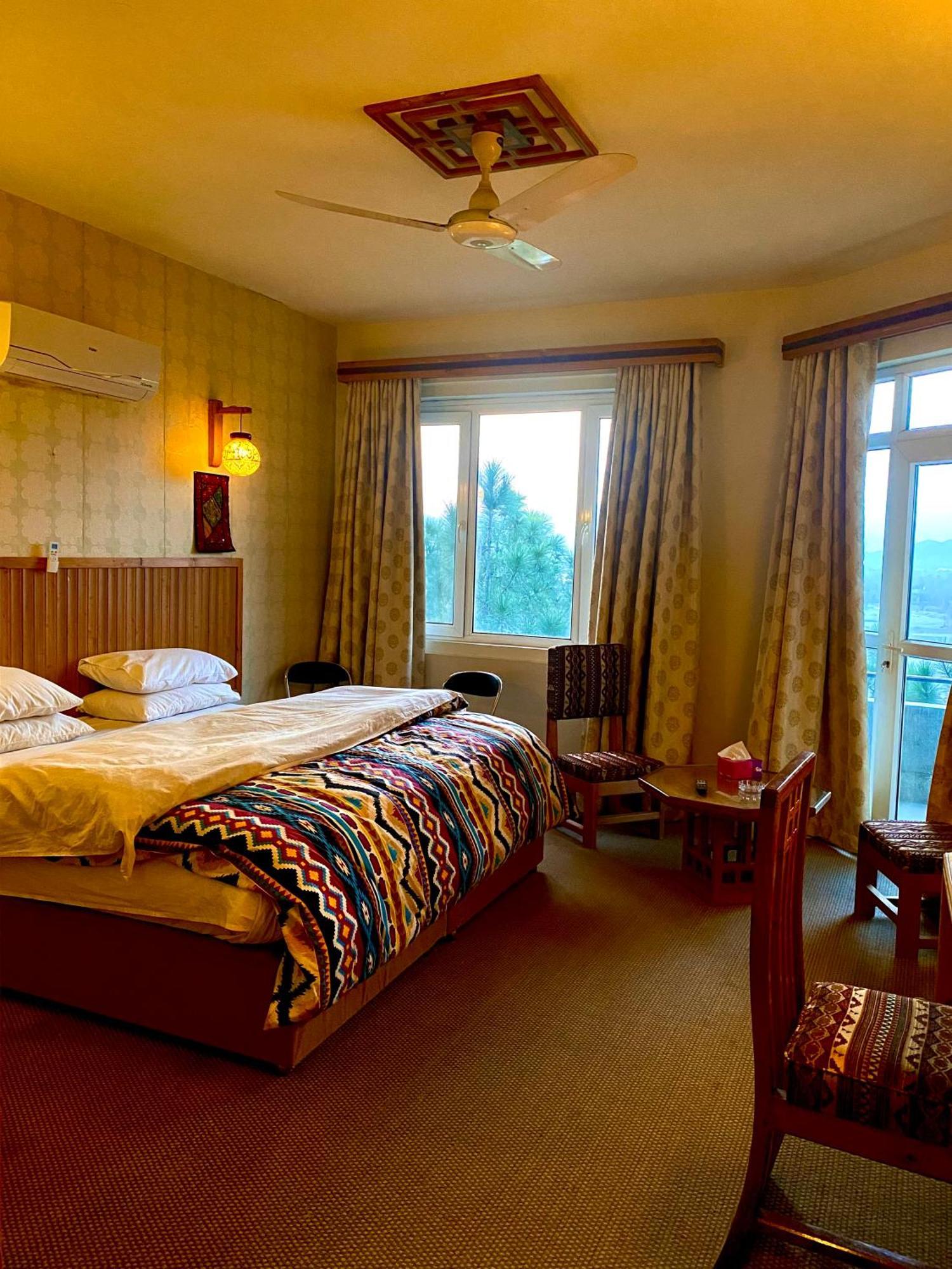 Rock City Resort Saidu Sharif Extérieur photo