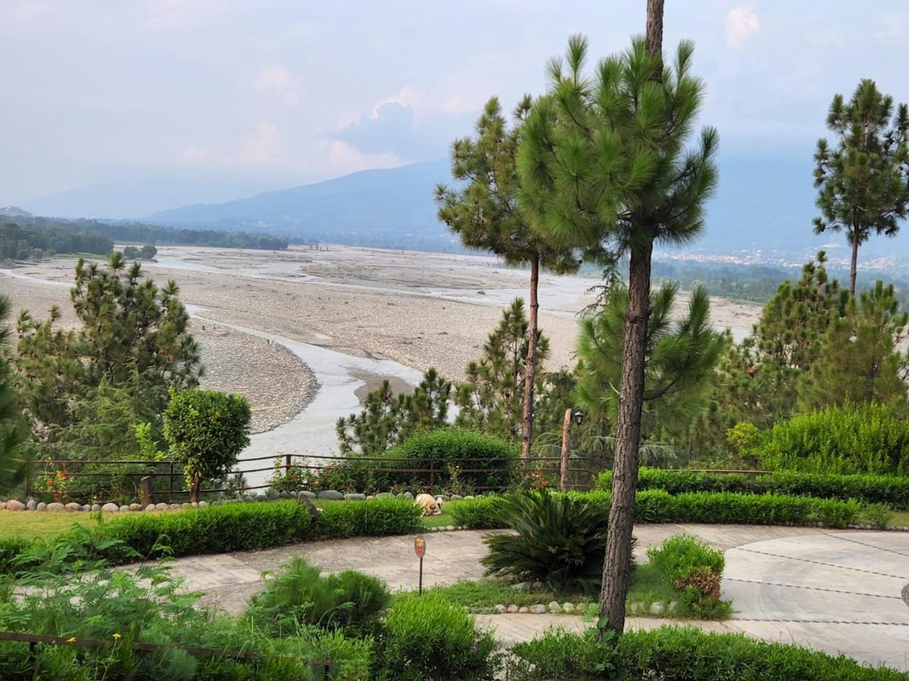 Rock City Resort Saidu Sharif Extérieur photo