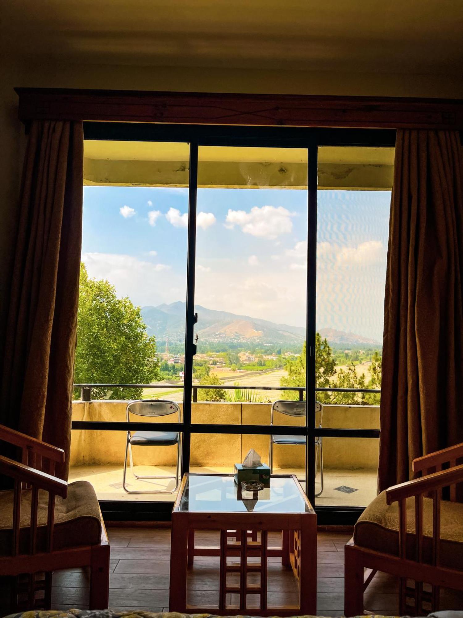 Rock City Resort Saidu Sharif Extérieur photo